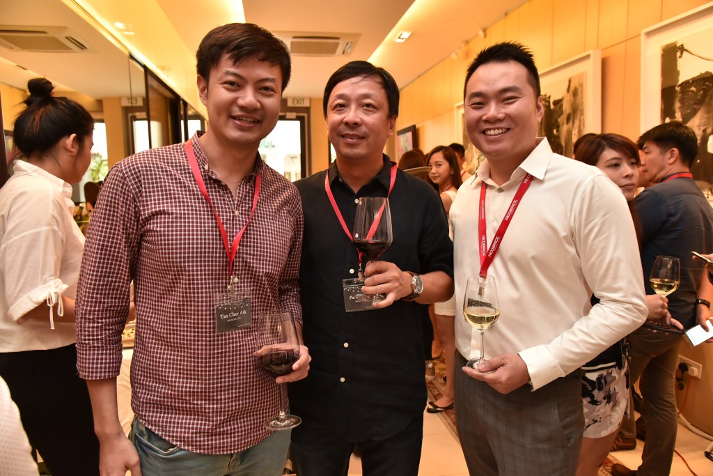 (L-R): Tan Cher Aik (Business Development Manager, SME Banking, Institutional Banking Group, DBS), Patrick Seow (Vice President, SME Banking, Institutional Banking Group, DBS), Eugene Huang (Director, Redbrick Mortgage Advisory)
