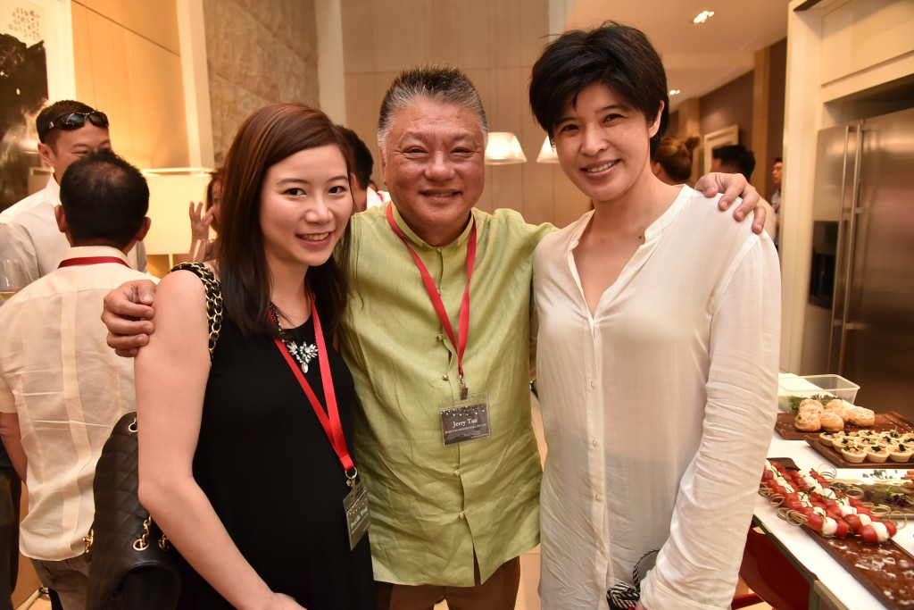 (L-R): Priscilla Wong (Account Manager, The Edge), Jerry Tan (Founder, JTResi), Cecilia Chow (Editor, City & Country, The Edge)